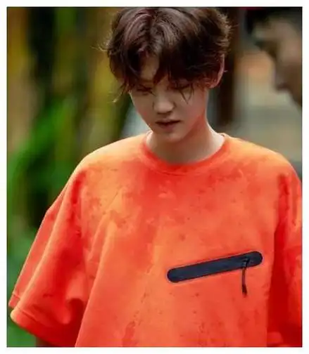 鹿晗再次给韩寒上了一课,惹怒了娱乐圈!