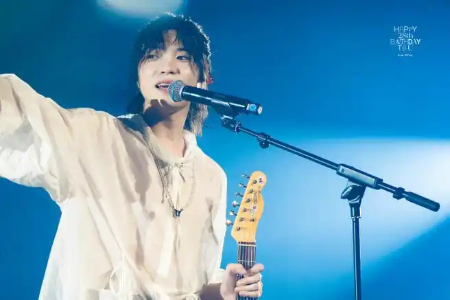 廖俊涛1011生日快乐