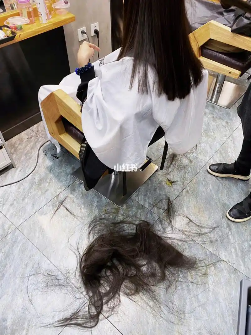 好好的头发被发型师打薄打薄再打薄好后悔啊