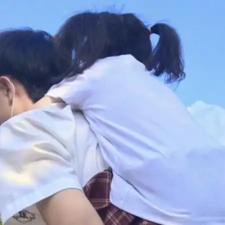 抱抱的情侣双人头像幸福恩爱我就要抱抱