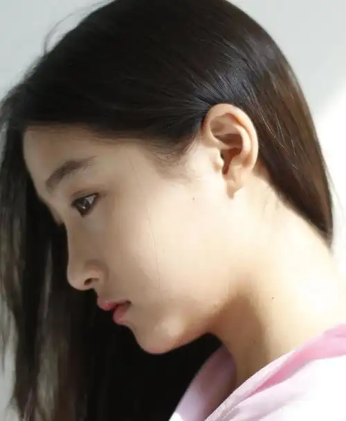 关晓彤超清面部细节定妆原素材底片,五官端正,晓彤不丑!