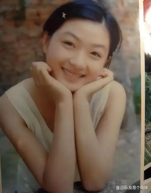 那个时候,万茜不止一次想要逃离父亲,逃离这个家庭,然而胳膊终究拗