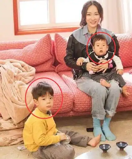 嗯哼撞脸胡一统是怎么回事?