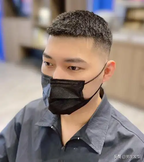 男生夏天别乱留长发,这3款清爽发型值得尝试,剪完干净显帅气