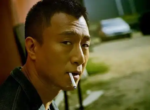 吸烟的男生头像,帅的