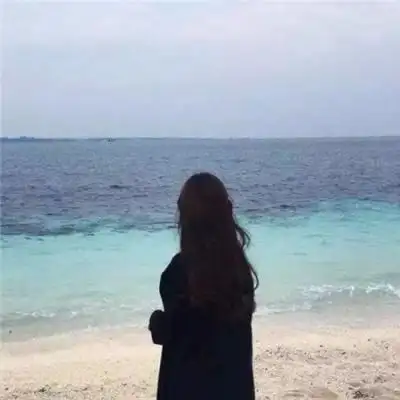 唯美背影头像女生一个人淡淡忧伤看着远方