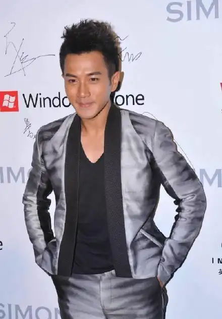 刘恺威47岁近照苹果肌明显,被指发福,你们给他的状态打几分?