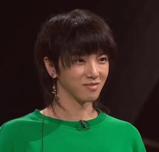 华晨宇整容了吗来看看不同时期面部的比较整理