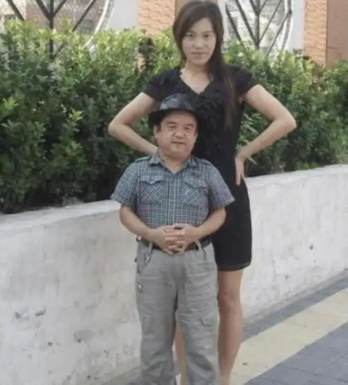 又矮又丑却娶了4任美娇妻陈三木究竟有何魅力