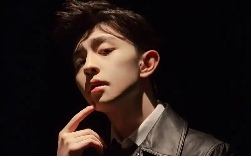 邓伦帅气迷人写真图片桌面壁纸高清大图预览1920x1200_大陆明星下载