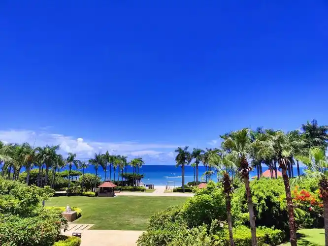 阳光沙滩海浪无