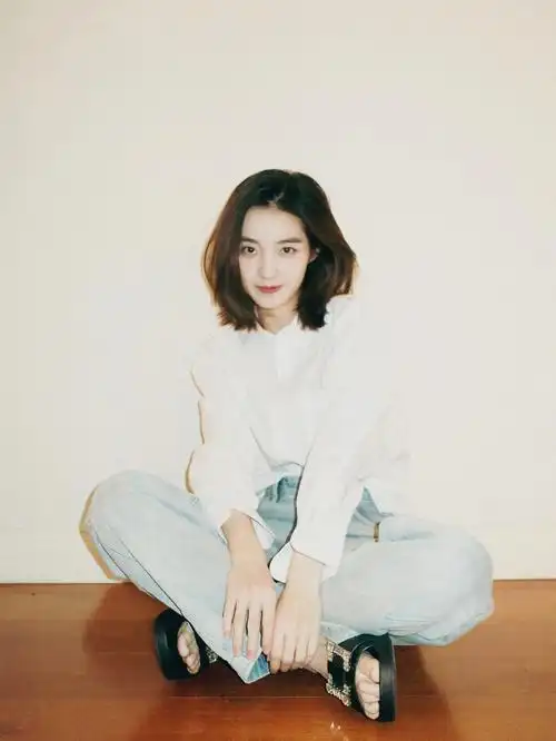 sr明星同款万鹏的简约look教学