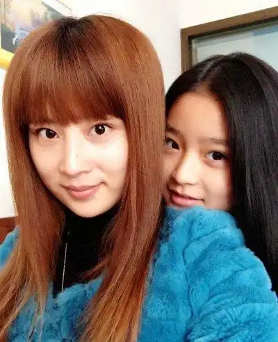 柴蔚的父母是谁 其妈妈照片曝光气质不输明星