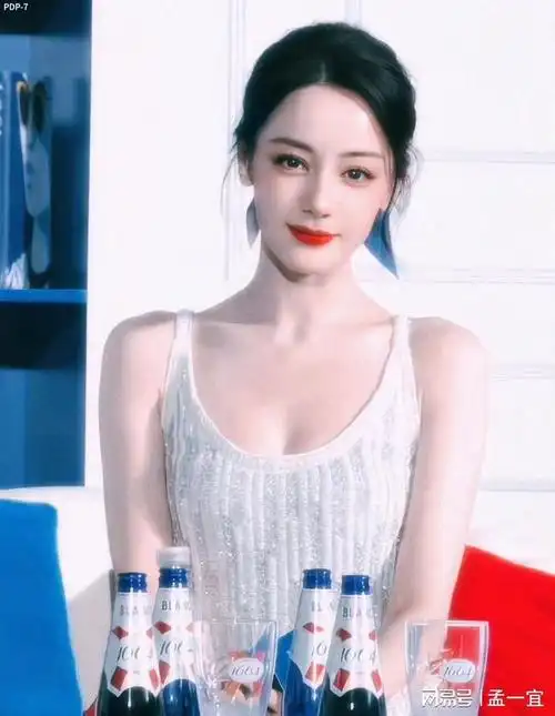 迪丽热巴造型更换宛若美神降临