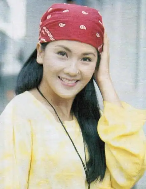 曾搭档不少大牌明星,后来嫁给李嘉诚的助手,现在活成这样!