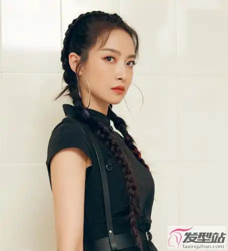 女明星也爱双麻花辫 你觉得谁的造型更胜一筹