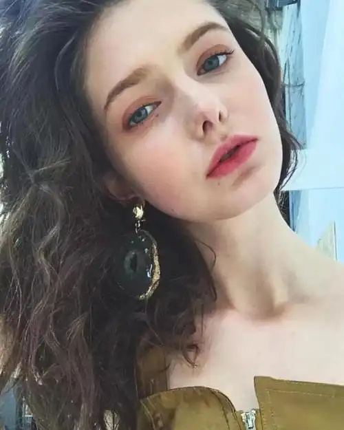 blade比如17年cos精灵走红的加拿大模特你见过哪些惊为天人的人间绝色