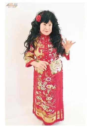 晒裸照生前办葬礼!港星黄夏蕙尺度太大