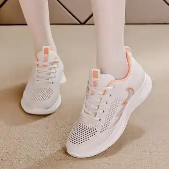 鞋靴>时尚女鞋>女士休闲鞋>其它女士休闲鞋>浣伊>浣伊妈妈鞋子50-60岁