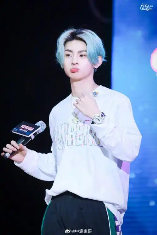 小鬼王琳凯嘟嘴合集~不经意间的可爱动作最撩人@小鬼-王琳凯#小鬼