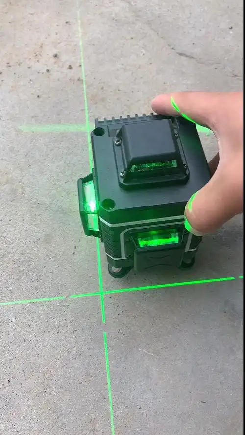 进口绿光十二线水平仪#瓦工看完吓哭了