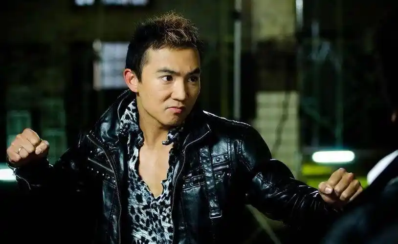 周杰伦给他当伴郎,环球小姐为他连生三胎,刘畊宏凭啥?