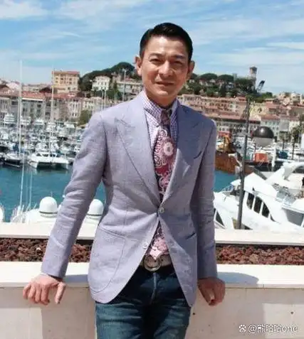 3 刘德华:影响和评价:陈伟霆以其出色的演技和多才多艺的形象受到观众