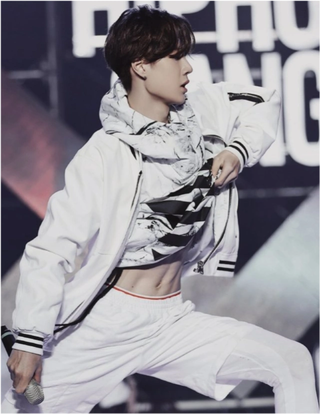 明星腹肌很撩人成毅让人想不到吴世勋很有型