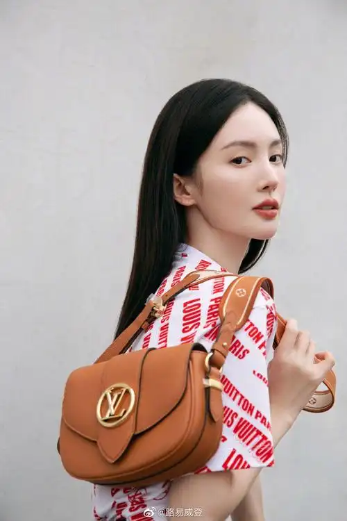 看看明星们都在背lv的哪款包