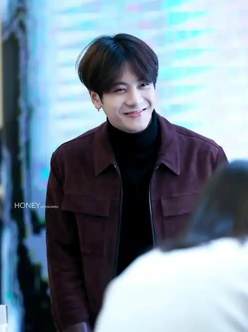 不管遇到多糟糕的事,他一笑就感觉世界都是美好的样子#王嘉尔  #向全