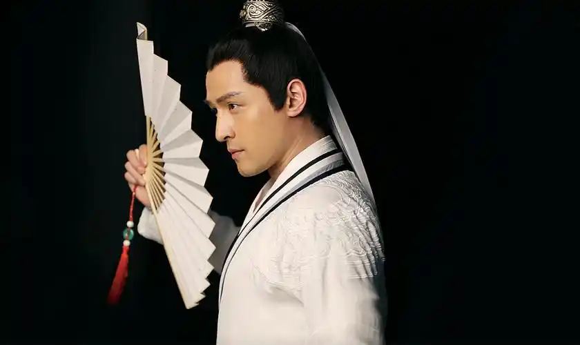 胡歌古装造型曝光 侠肝义胆剑眉星目