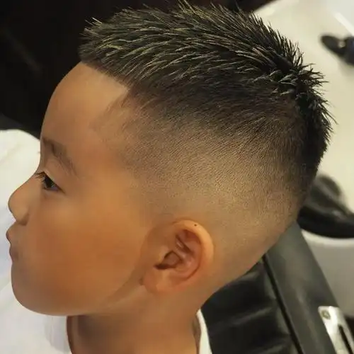 别总剪锅盖头了,小男孩发型这样剪,百变时尚帅帅的|寸头|圆寸头|飞机