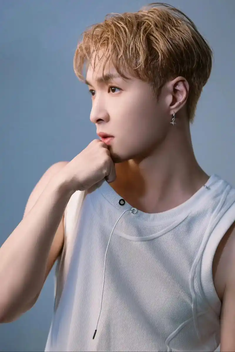 张艺兴壁纸.#张艺兴壁纸 #张艺兴 张哥壁纸第三弹 #张艺兴 - 抖音