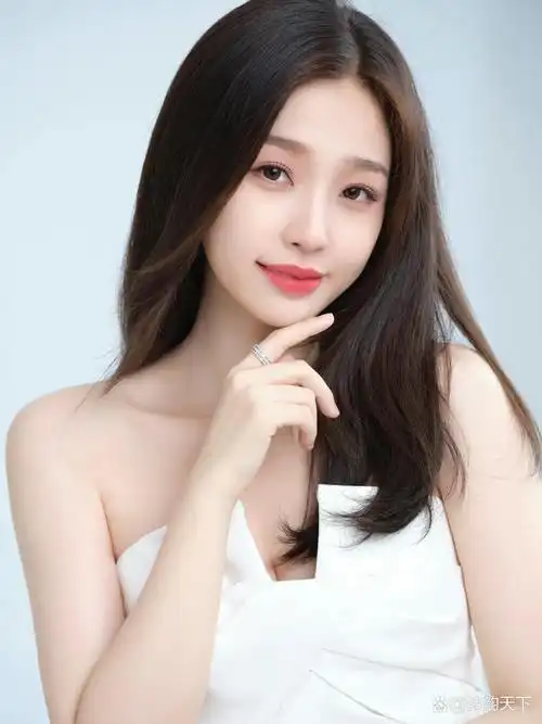 捕捉心动瞬间,美妆达人就是虞书欣!