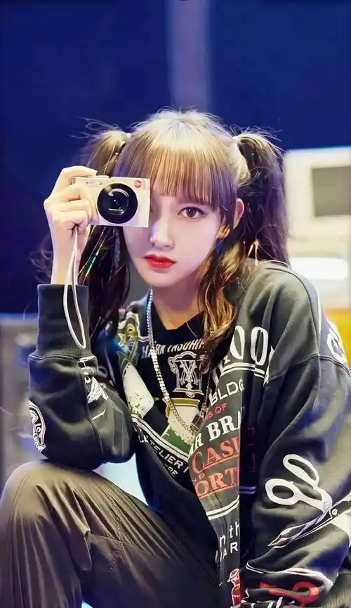 "绝世美少女"程潇 充满青春气息的懵懂感 宛如人间般