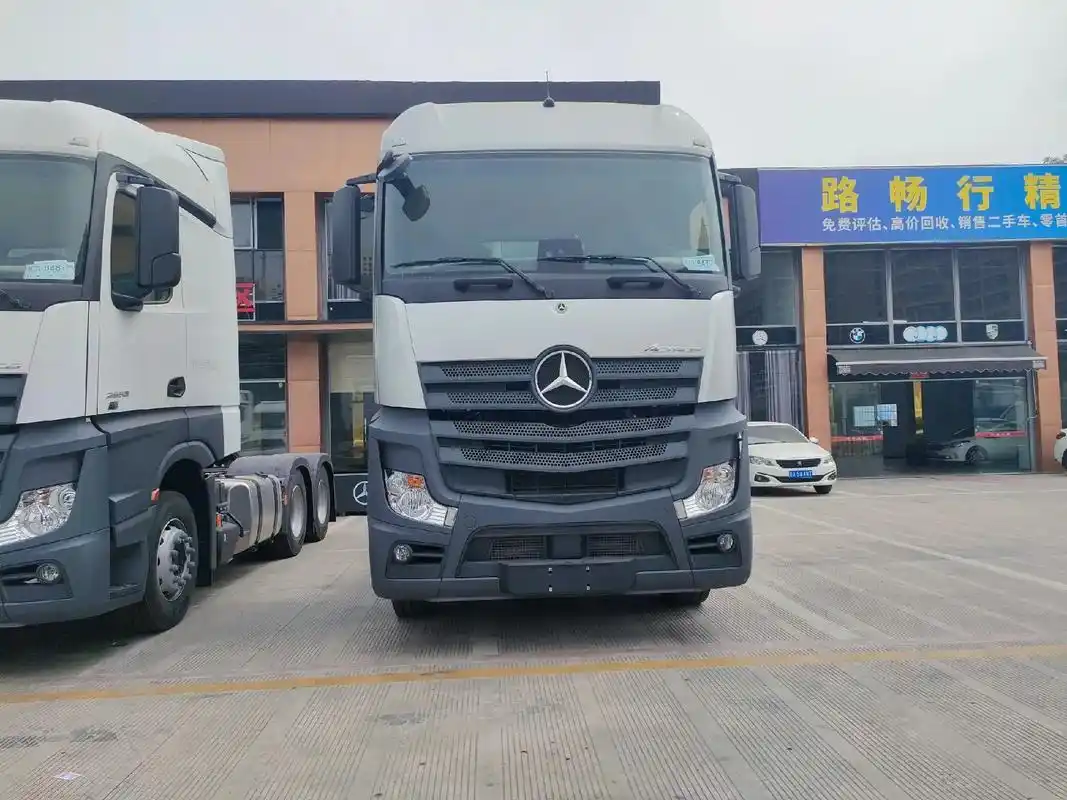 全新一代奔驰卡车阿克托斯