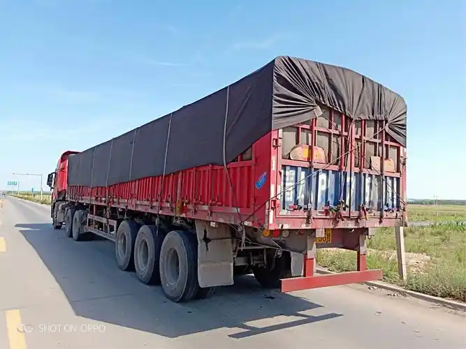 乌审旗交管大队府深中队关于大货车篷布加盖的要求