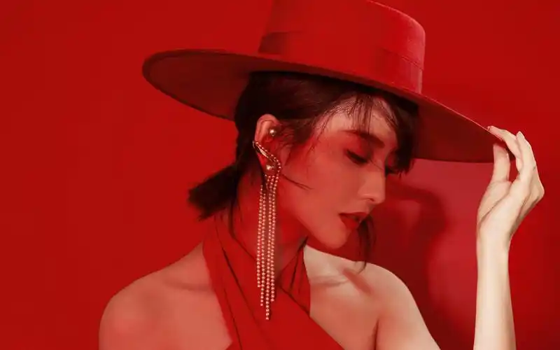 佟丽娅超美性感高清桌面壁纸