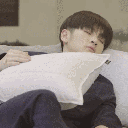 r1se: 周震南 何洛洛 焉栩嘉 夏之光 姚琛 翟潇闻 张颜齐 刘也 任豪