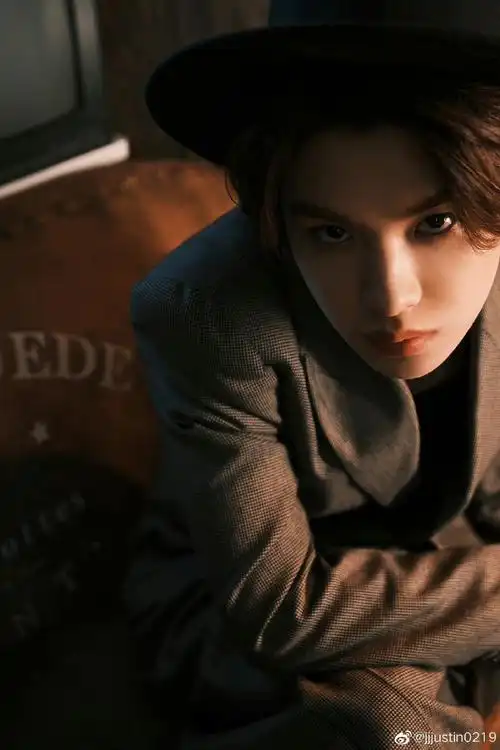 黄明昊极限挑战宝藏行3定档官宣海报