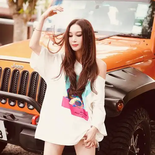 温碧霞代言irenena服装品牌成就时尚女神运动简约夏季女装动漫狗狗