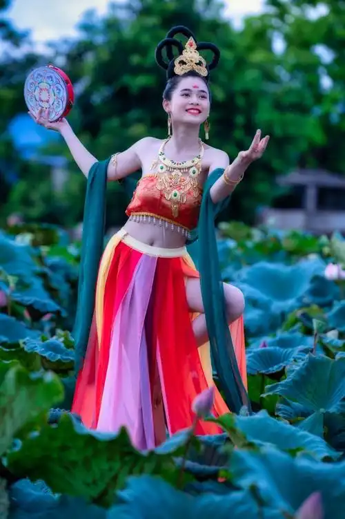 性感古装美女艺术照图片