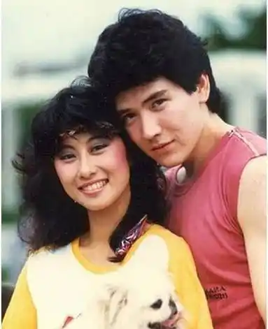 叶倩文在和费翔相恋之后,就把马永霖和林子祥抛在脑后,只想和费翔双宿