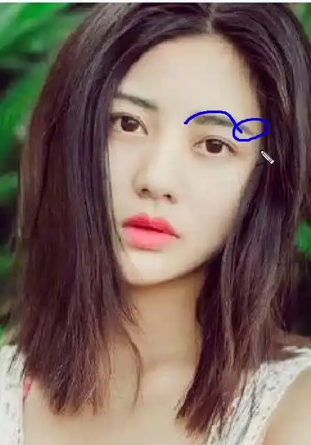 这种面相的女人桃花运非常旺,常常会感情泛滥