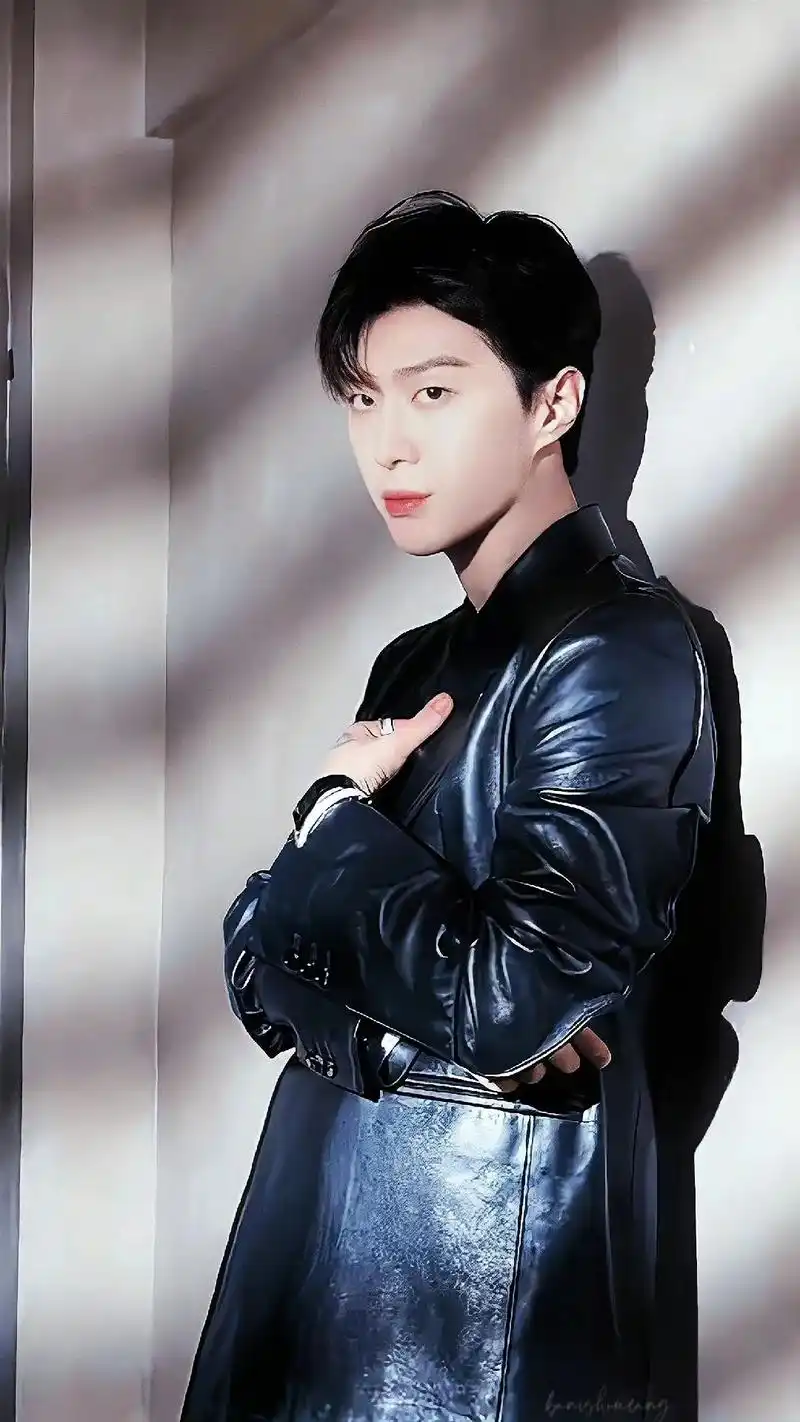 范丞丞流光溯影大片#范丞丞费加罗封面 #阳光帅气 霸道总栽 - 抖音