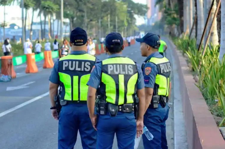 中国游客在菲律宾遭绑架,有警察被警察抓了