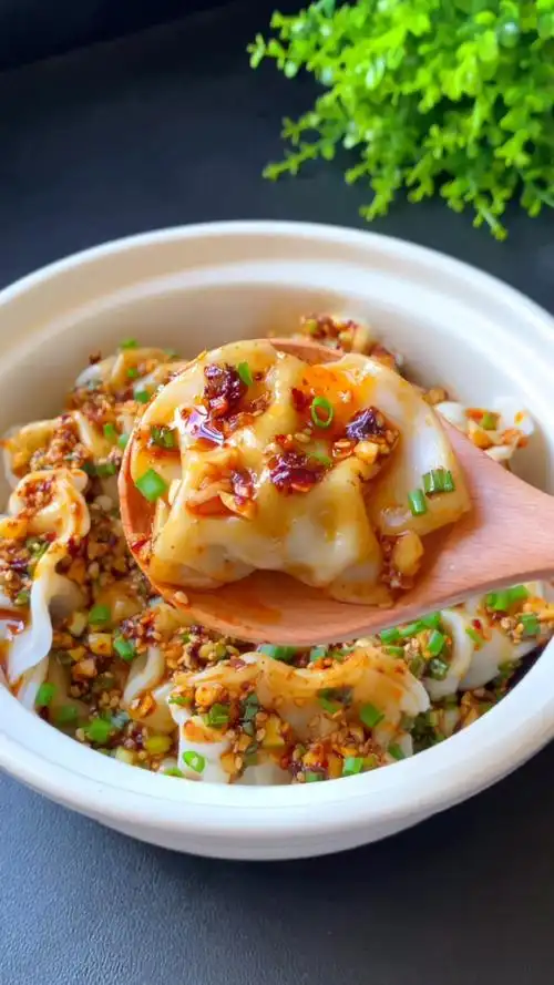 2分钟就能搞定的懒人版干拌饺子,好吃又解馋@{uid:1502349662339070