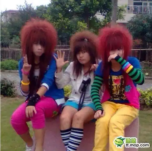 曾经的杀马特女生,13岁时,就是班花,如今,年龄越大,更加漂亮