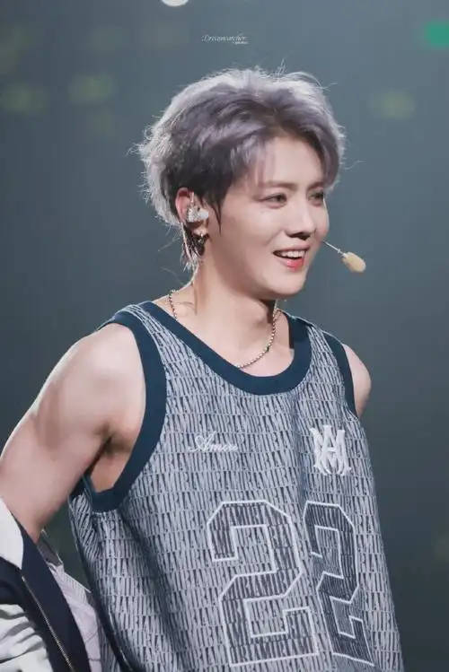 鹿晗50天肌肉变化