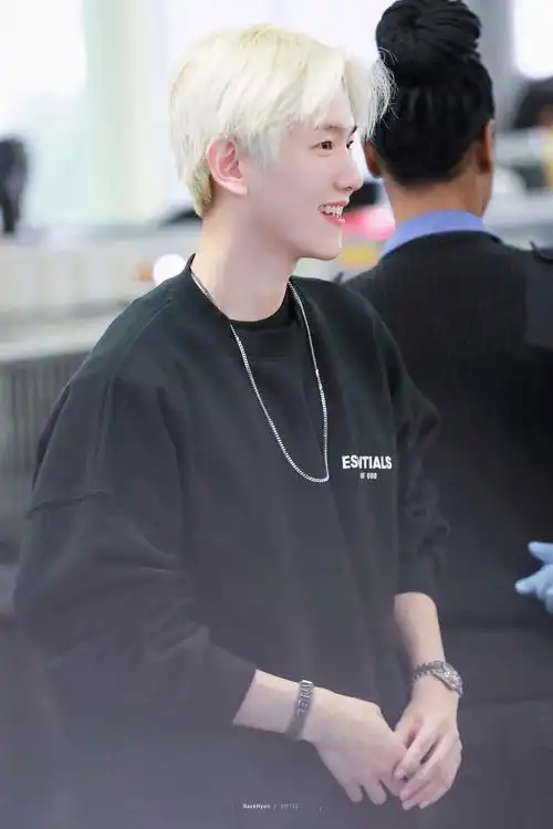 边伯贤的侧脸图楼欢迎投稿